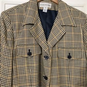Evan Picone cream& brown blazer, pockets on the front   size 22W